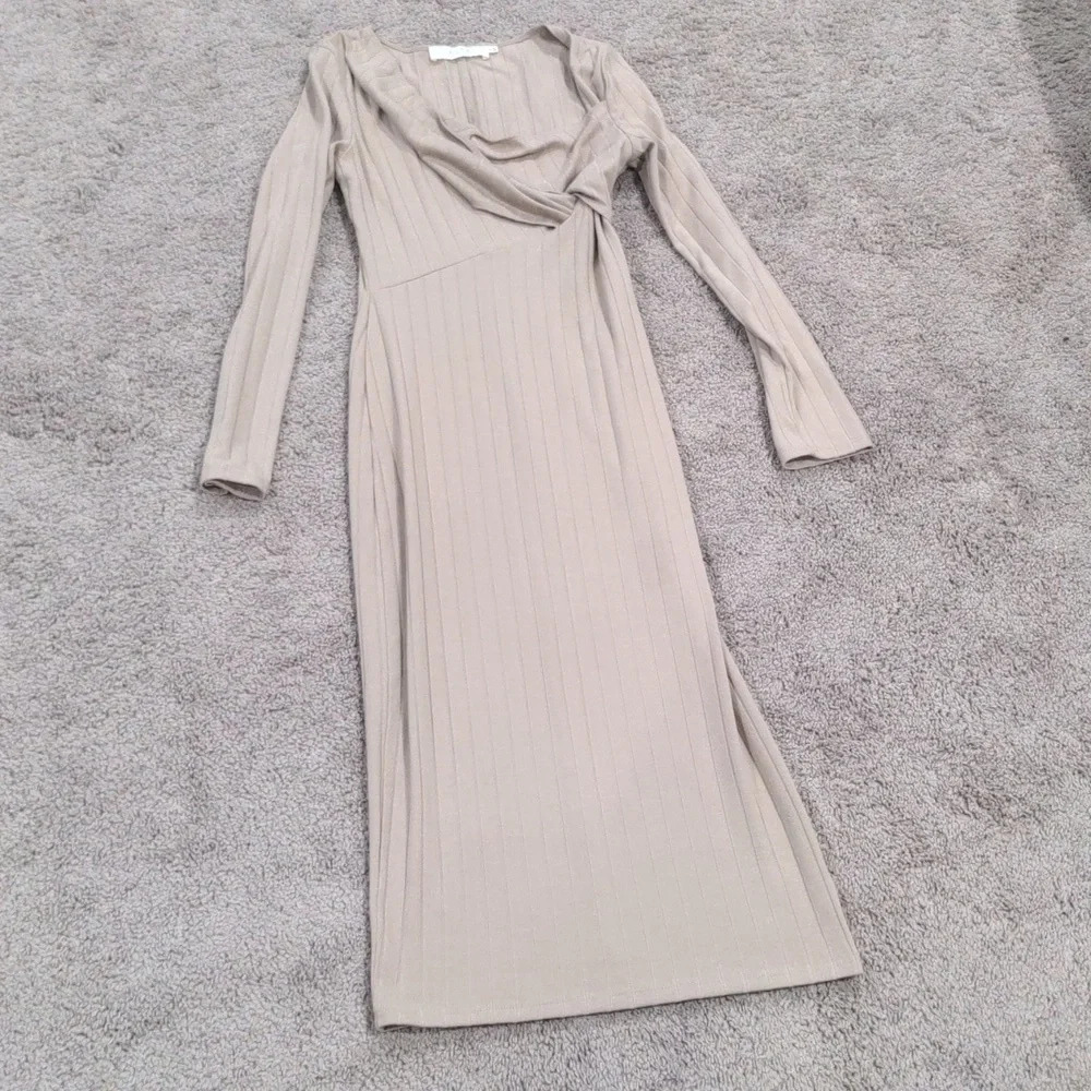 ASTR the label Tan ribbed body con long sleeve dress size small‎